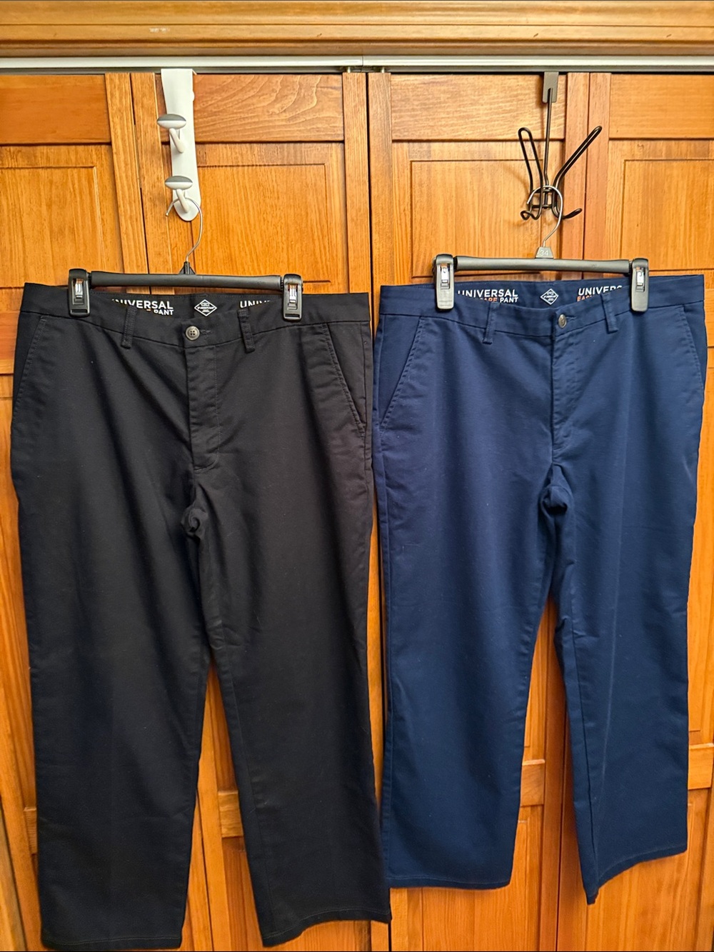 St John’s Bay Universal easy care Men's Straight-Leg Chinos Black and Navy NWOT